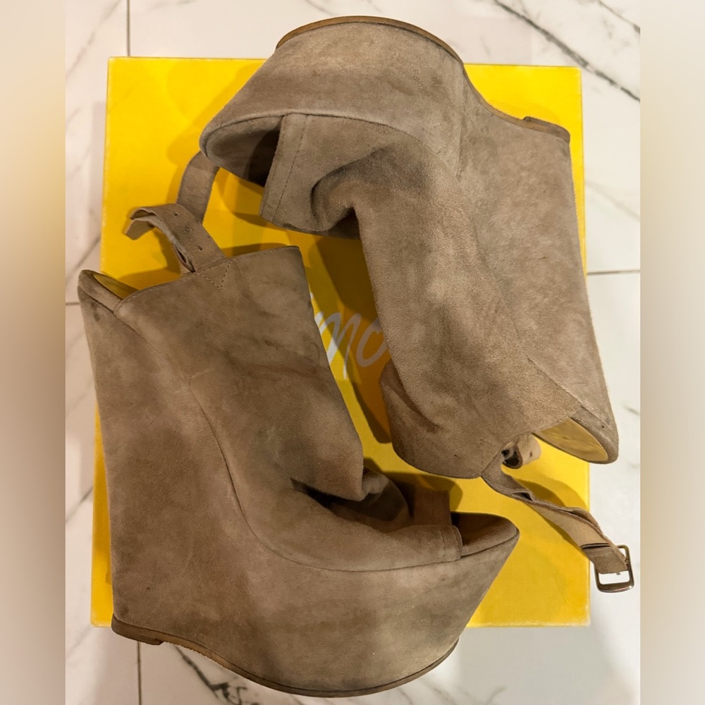 Women's Tan Suede Open-Toe heels